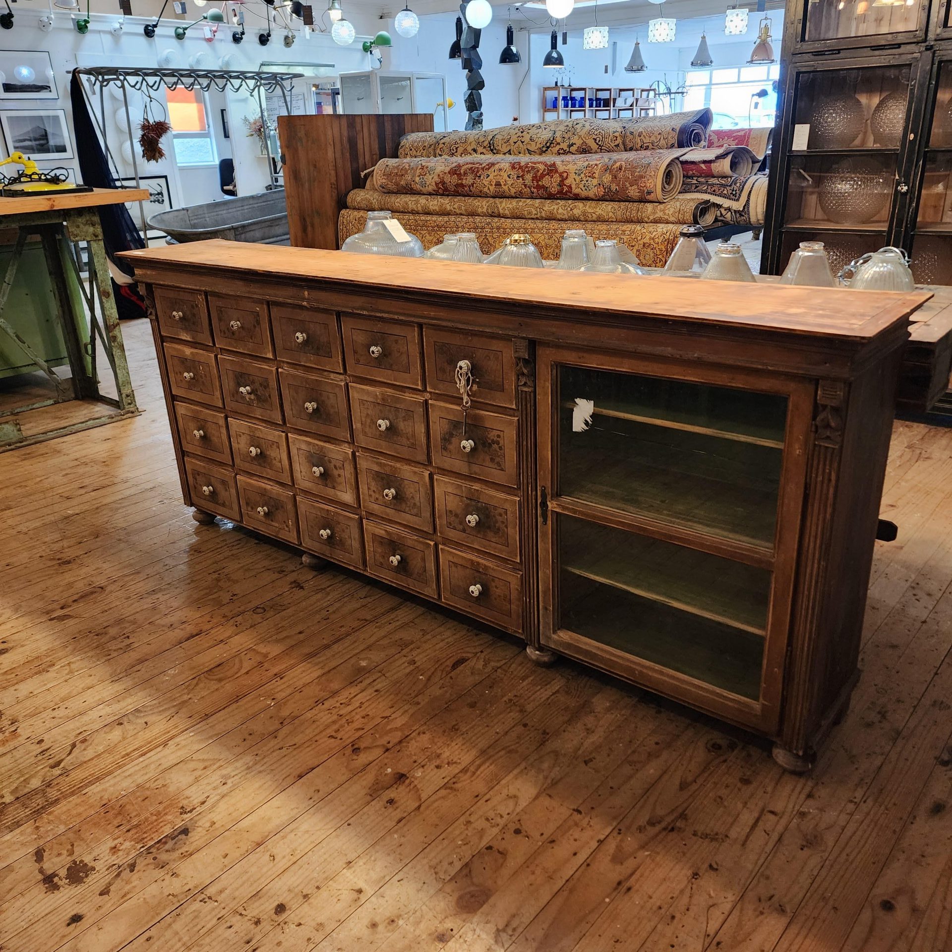 wooden drawer unit1