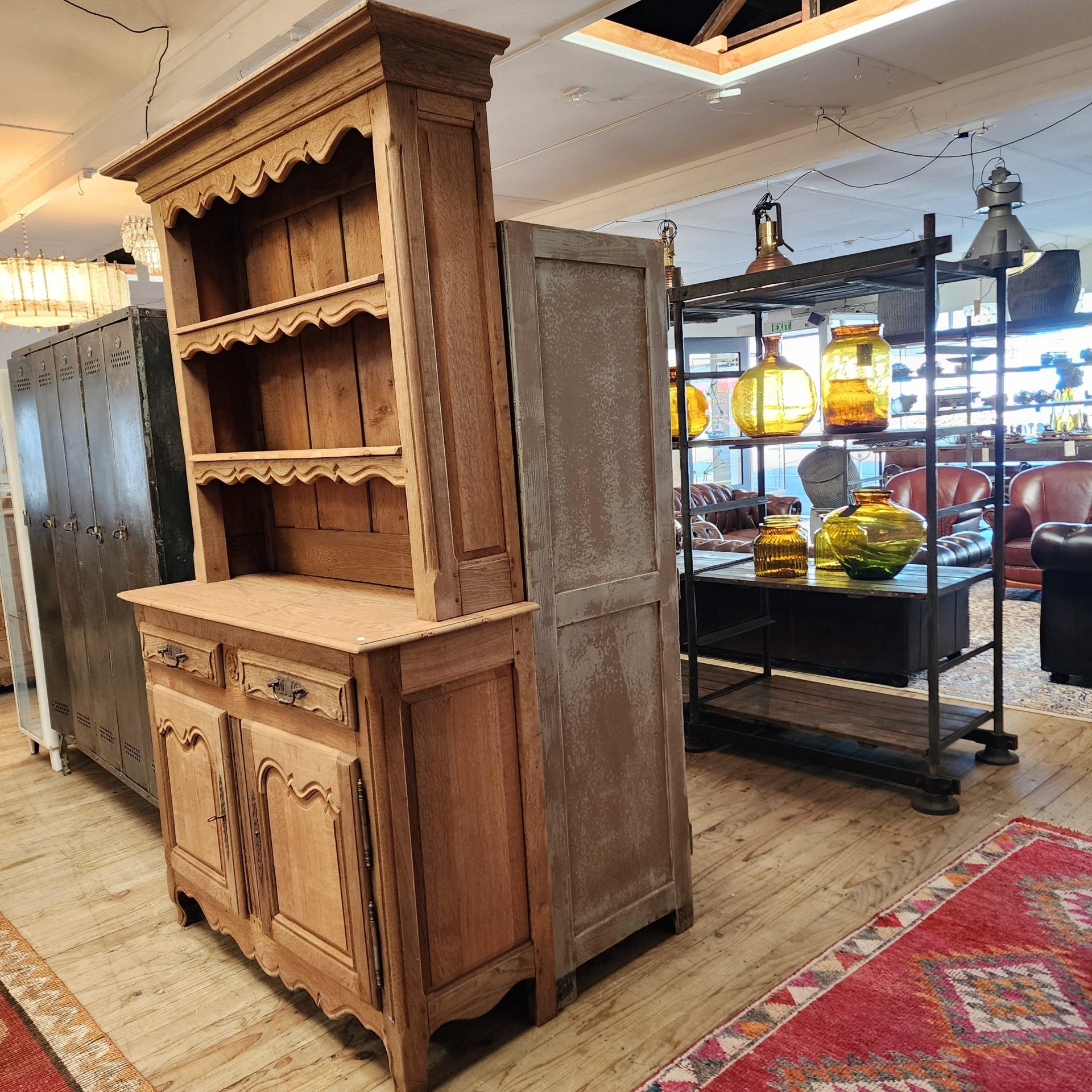 hutch dresser7.new